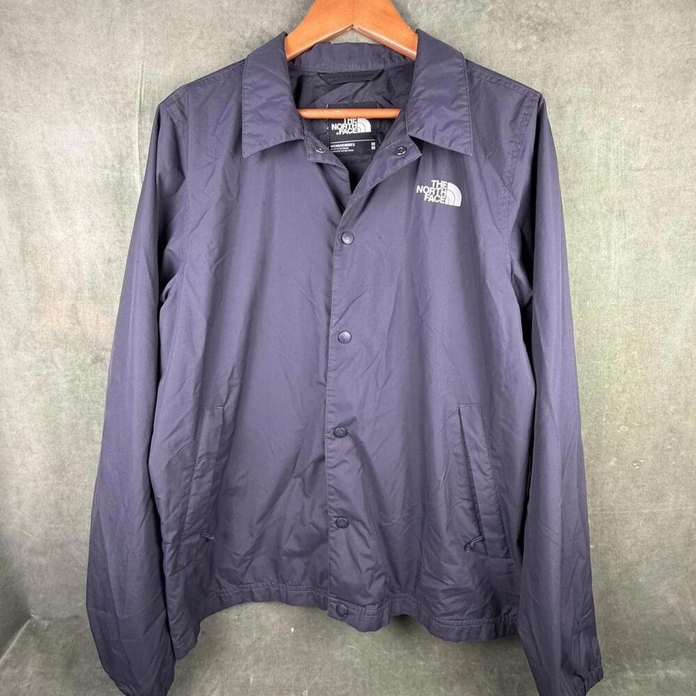 The North Face Grey windbreaker jacket #outdoor #windbreaker